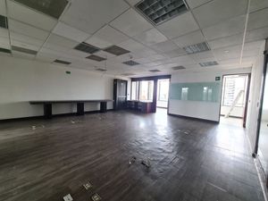 Renta de Oficina Del Valle | 140 m2 | Acondicionada