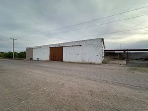 Bodega en venta con oficinas en Orranteño