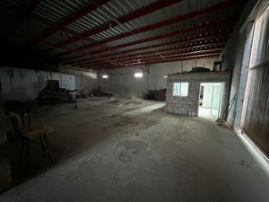 Bodega en venta con oficinas en Orranteño