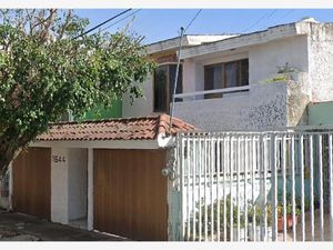 Casa en Venta en Pinar de La Calma Zapopan