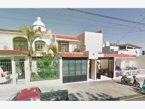 Casa en Venta en Las Aguilas Zapopan