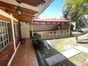 Venta propiedad como Terreno en  Cuernavaca, Lomas de Atzingo - T60