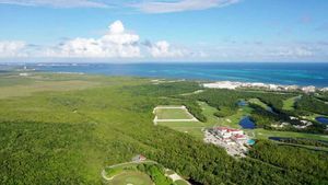 Venta de terreno mixto en Cancún México, a 10 min del Aeropuerto