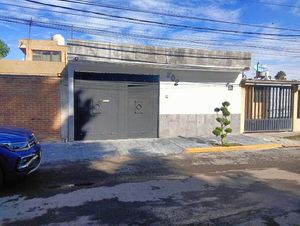 Casa en Venta en Villa de las Flores Coacalco, Estado de México