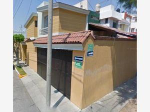 Casa en Venta en La Calma Zapopan