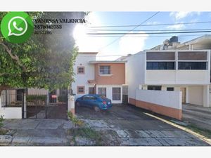 Casa en Venta en Fraccionamiento Galaxia Altamar Benito Juárez