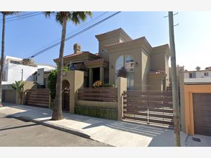 Casa en Venta en Playas de Tijuana Sección Costa de Oro Tijuana