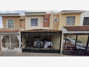 Casa en Venta en Parques Del Nilo Guadalajara