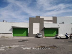 Bodega de 627.89 m2 / Av 5 de Febrero