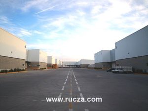 Bodegas de 500 m2 / Hasta 20,000 m2 / Celaya Gto.