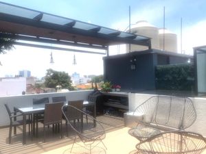 Departamento en venta de 3 niveles en Mixcoac con roof garden privado.