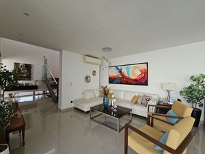 CASA EN VENTA EN PRIVADA EL SECRETO MUY CERCA DE PLAZA LA ISLA