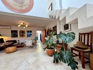 CASA ESTILO LOFT  EN COLONIA ITZIMNA