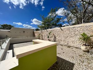 Casa Colonial Remodelada con Cochera y Paneles Solares en el Centro de Mérida