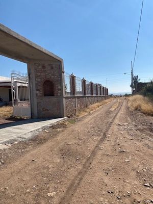 Terreno salida a Juventino Rosas