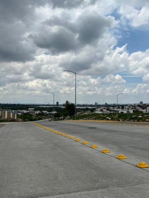 Acceso por Calzada Lomas del Molino