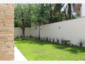 Casa en Venta en Lomas del Valle San Pedro Garza García