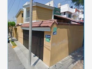 Casa en Venta en La Calma Zapopan