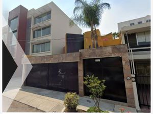 Casa en Venta en Providencia Sur Guadalajara