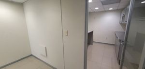 Oficina 226m2 acondicionada area abierta y privados en Anzures