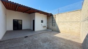 CASA EN COLONIA MIRAMAR, ZAPOPAN, RECIEN REMODELADA