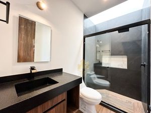 Casa en venta en Zibata con recamara en PB y baño completo