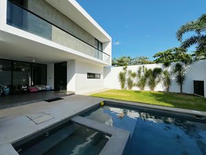 Hermosa Casa en PRIVADA ARBÓREA