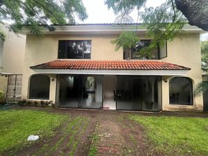 Casa en venta en coto en av San Jorge