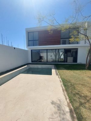 Residencia en Ubicación Selecto, Diseño Moderno con Acabados Contemporáneos