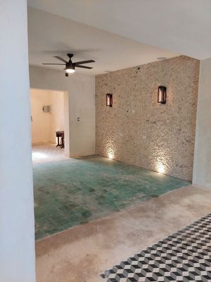 VENTA CASA  COLONIAL 1 PLANTA CON INICIO DE REMODELACIÓN EN EL CENTRO DE MÉRIDA