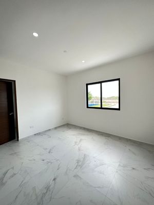 VENTA RESIDENCIA 4 RECÁMARAS  Y PISCINA PRIVADA ZENTURA CONKAL NORTE MÉRIDA