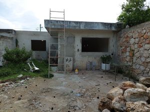 VENTA CASA  COLONIAL 1 PLANTA CON INICIO DE REMODELACIÓN EN EL CENTRO DE MÉRIDA