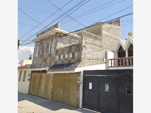 Casa en Venta en Jardines del Moral León