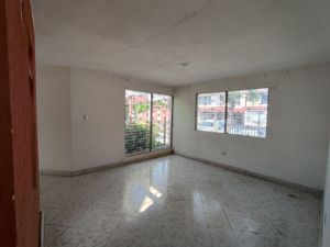 Casa en venta Itzimna, sobre avenida Alemán cerca del parque de la plancha