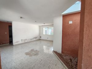 Casa en venta Itzimna, sobre avenida Alemán cerca del parque de la plancha