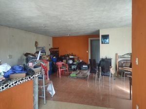 AMPLIA CONSTRUCCION EN PUEBLO CAUCEL