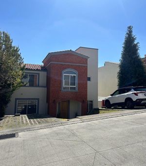 SE VENDE CASA EN ZONA ESMERALDA