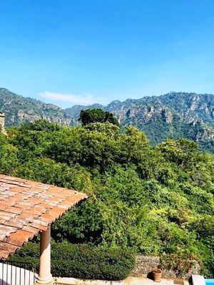 CASA QUETZAL, TEPOZTLÁN, Impresionante Casa Estilo Colonial Moderno.