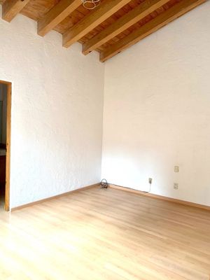 CASA EN VENTA EN AVIARA ( frente al centro comercial)