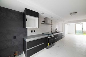 CASA TOTALMENTE REMODELADA EN BOULEVARES