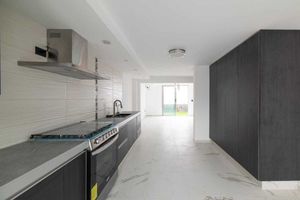 CASA TOTALMENTE REMODELADA EN BOULEVARES