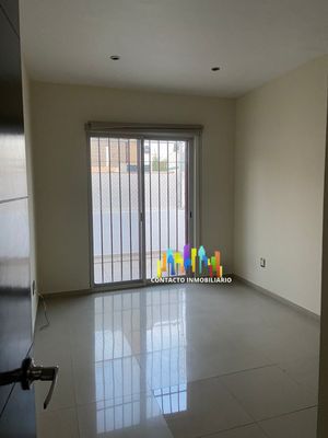 CASA EN VENTA EN REAL DE VALDEPEÑAS CON 4 HABITACIONES