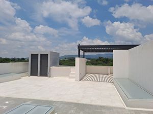 Terraza con Jacuzzi y pérgola