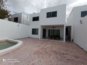 Casa de 3 habitaciones totalmente climatizada con alberca al norte de Mérida