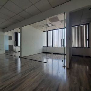 Renta oficina de 140m2, piso 4, Del Valle