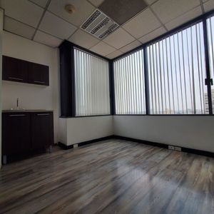 Renta oficina de 140m2, piso 4, Del Valle