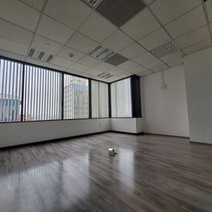 Renta oficina de 140m2, piso 4, Del Valle