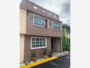 Casa en Venta en Prados de Ceboruco Metepec