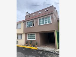 Casa en Venta en Prados de Ceboruco Metepec