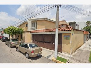 Casa en Venta en La Calma Zapopan